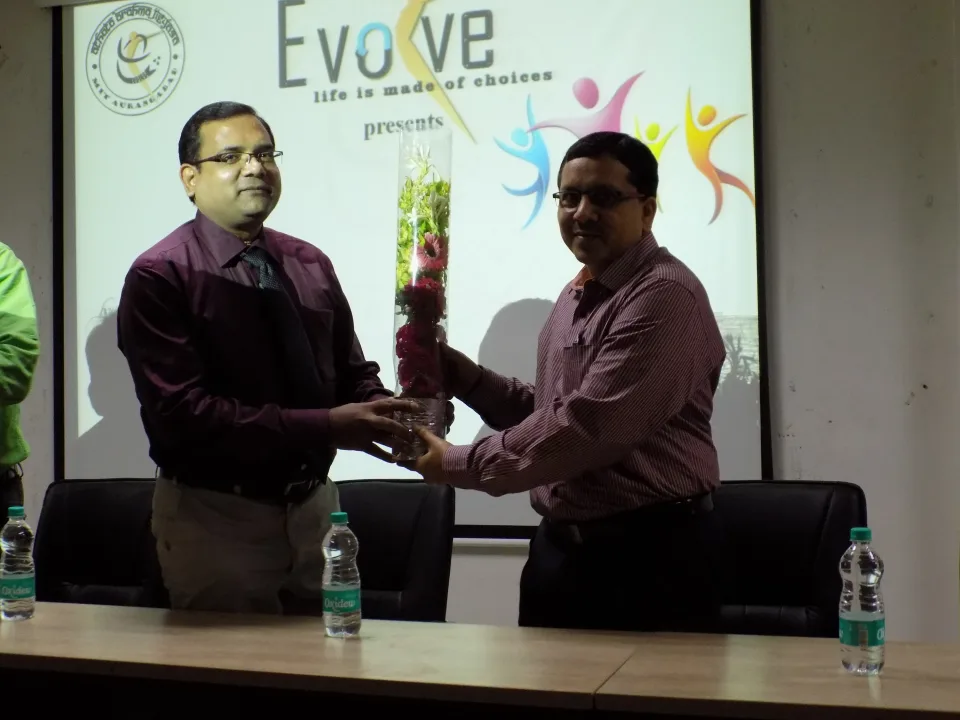 Felicitation of EVOLVE Guest Speaker